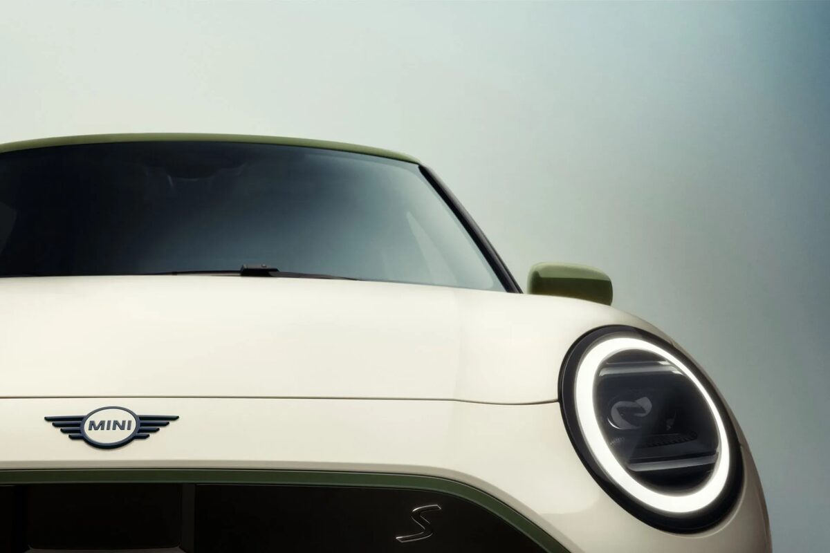 David Daub photographs the MINI Paul Smith Edition 2025 - British icons reinterpreted