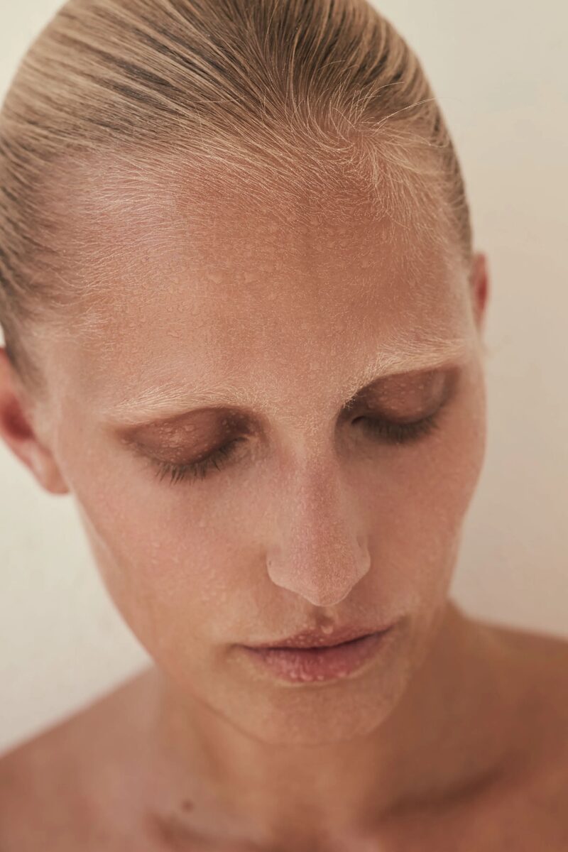 'Summer School' – Lauren Leis photographs beauty editorial for HARPER'S BAZAAR CZ
