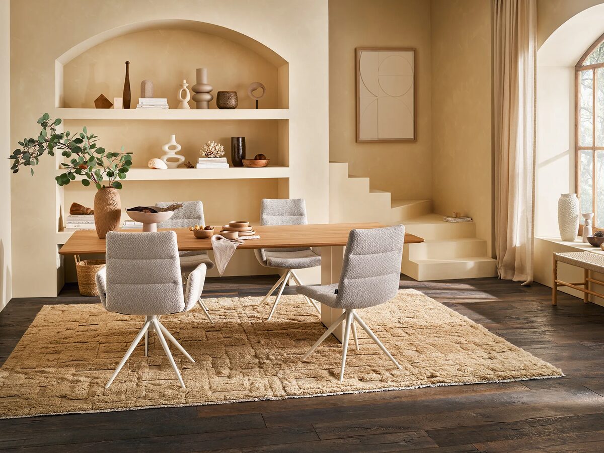 Warm Minimalism – Jeroen van der Spek photographed an interior story for Möbel Pfister; interior styling by Cleo Scheulderman.