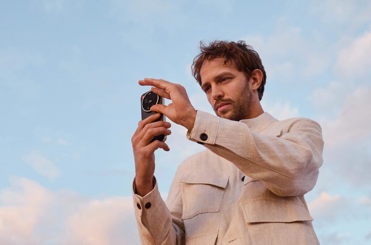 Arale Reartes photographs the Leica Leitzphone Powered By Xiaomi campaign – post-production by ONE HUNDRED BERLIN