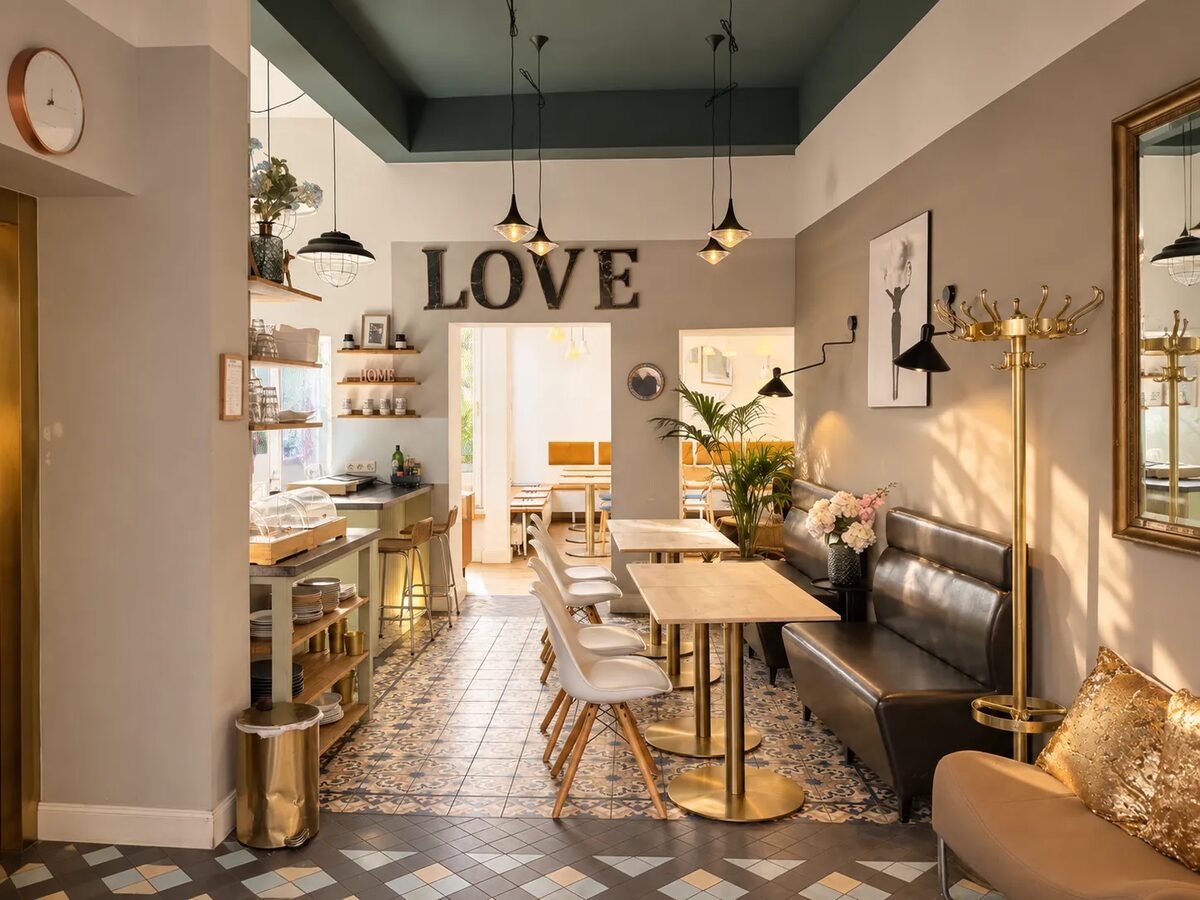 Maison Marsil Cologne - Creative Space, Hotel Bar and Fireplace Lounge for Meetings, Workshops and Creative Teams
