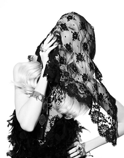 Apparat + Stereo : ‘Art Pieces’ cover and series with Anastazja Niementowska for the April issue of MADAME and free jewellery production featuring Ebba Soderstrom