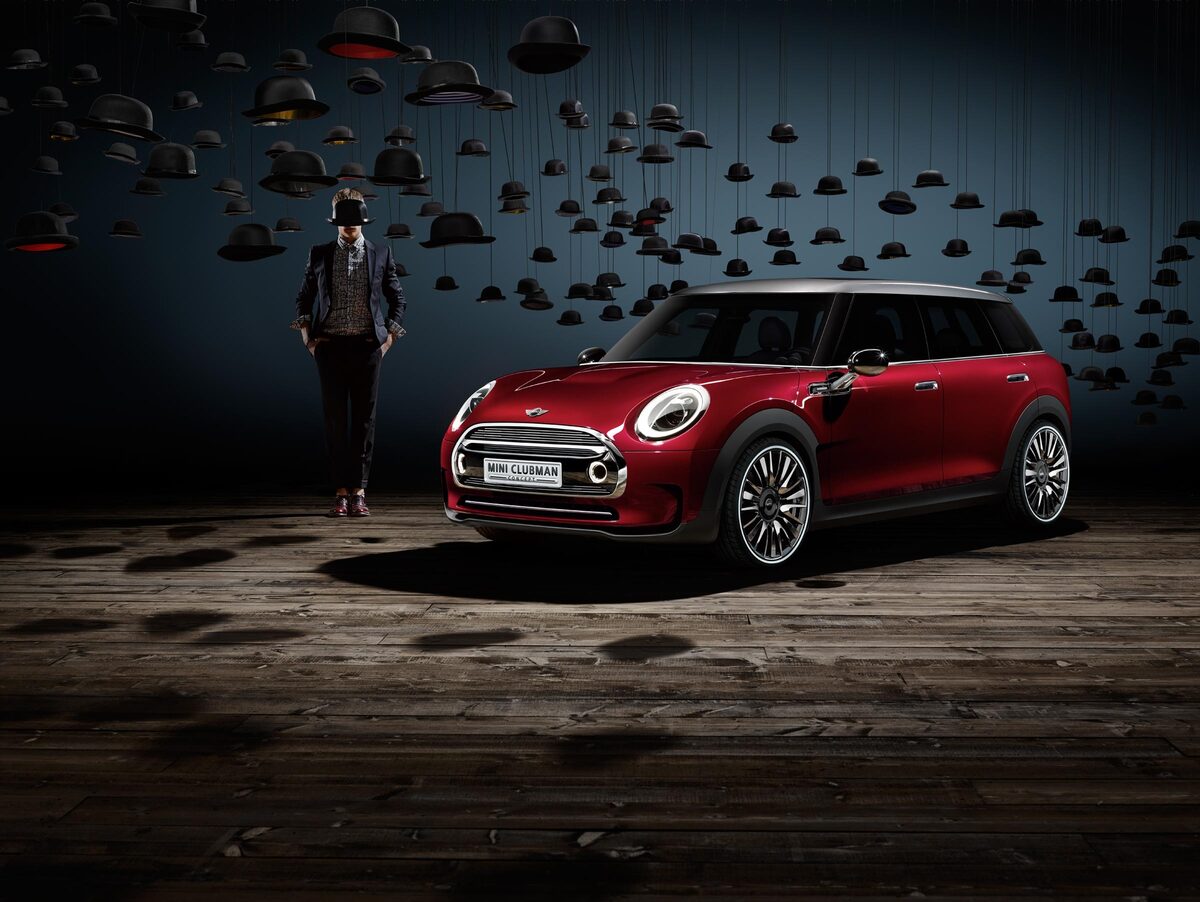 NEW : Victor Jon GOICO, Transportation, People & Landscape photographer, Stuttgart; MINI CLUBMAN Concept 214, MINI JOHN COOPER Works and on the Le Mans racing tracks with the PORSCHE Cayenne GTS