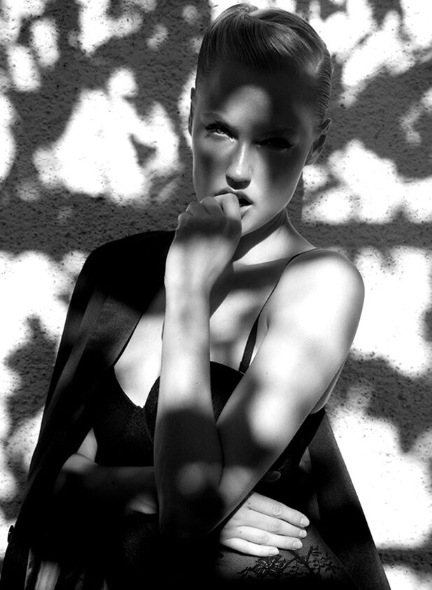 Interplay of light and shadow: <b>Jessica STENEBO</b> with a lingerie editorial in L'OFFICIEL Greece