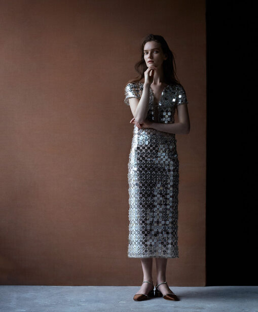Like a Klimt painting of today’s fashion - Julia HETTA’s shoot for T MAGAZINE