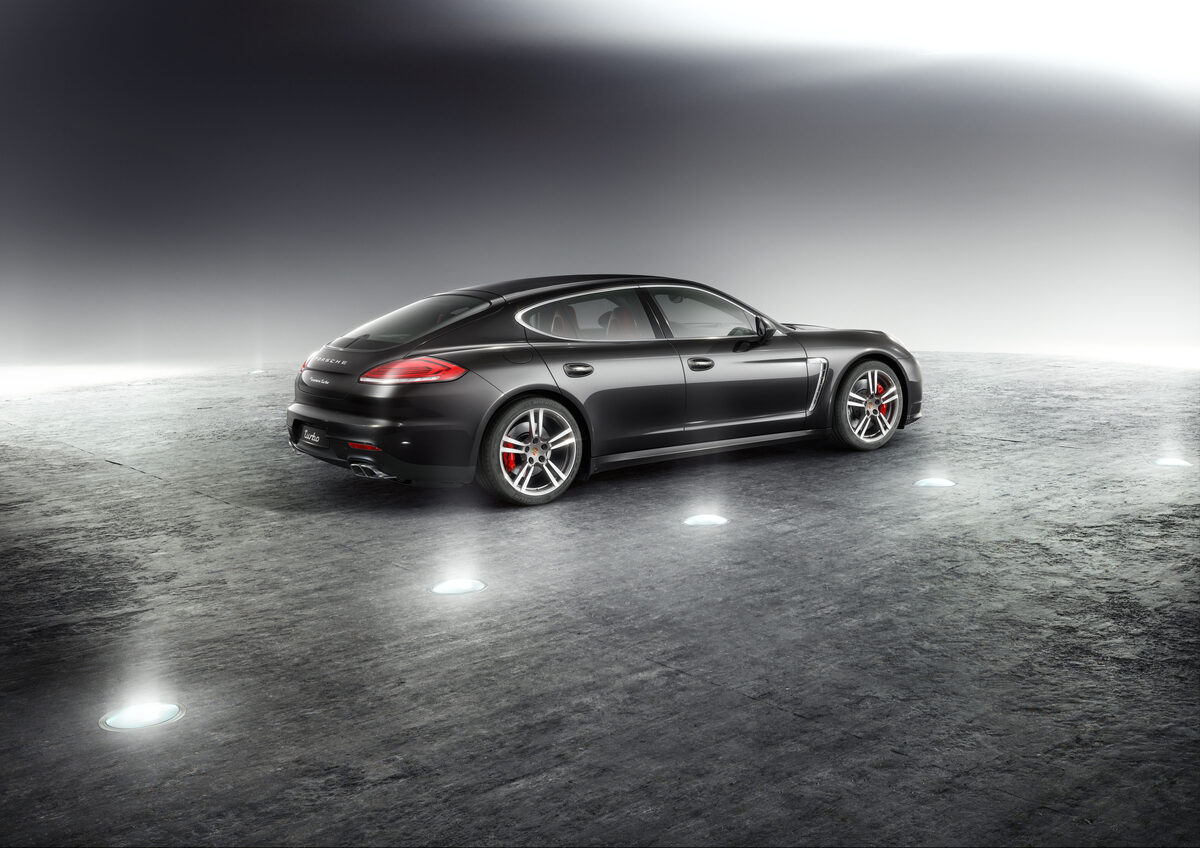 RECOM creates 50 full CGI images and the E-Mobility campaign for the PORSCHE Panamera and Kemper Kommunikation