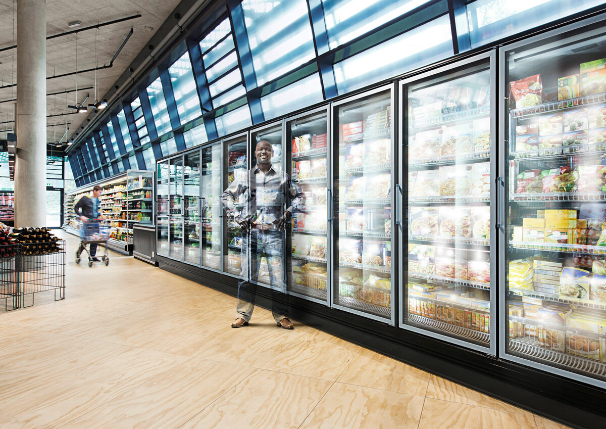Ingenieure in ihrem Habitat für EBM PABST - Fotograf DOMINIK OBERTREIS realisiert neue Produktkampagne für die Agentur wob Viernheim