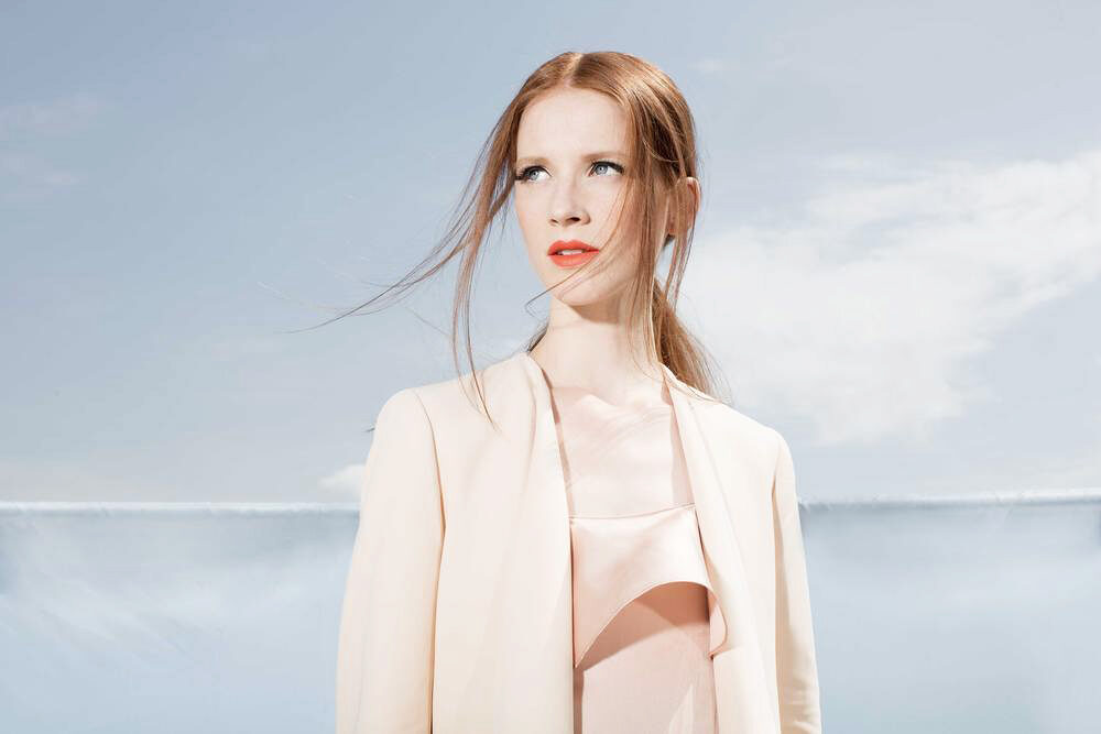 Fashion photographer JULIA BLANK on Tagblatt-Turm tower for ABRO S/S 2015 bag campaign