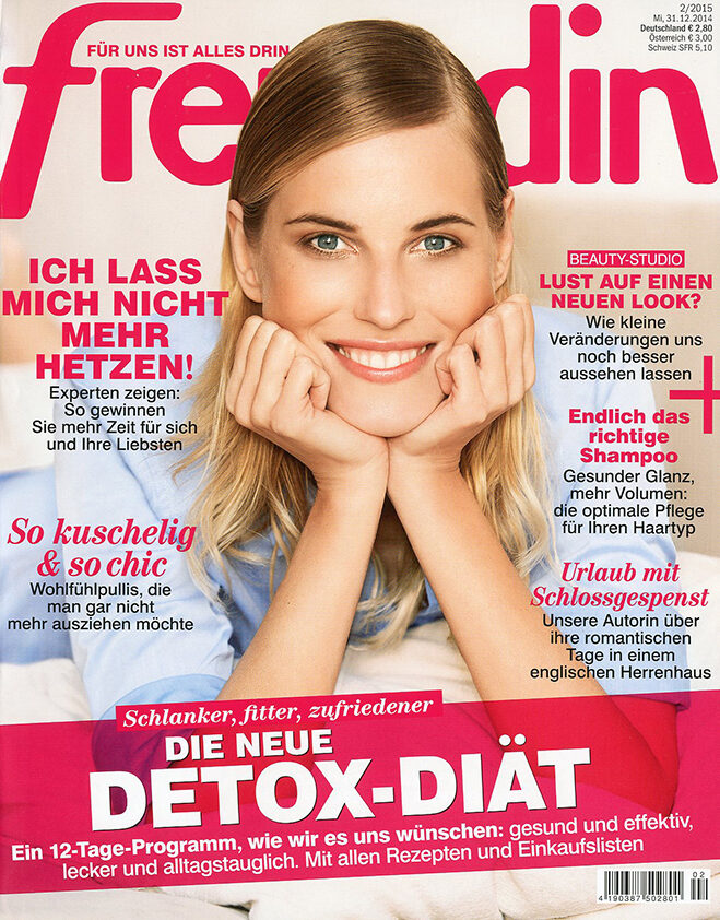 Anastasiya ANTONYUK gives us a smile on the cover of FREUNDIN 02/2015