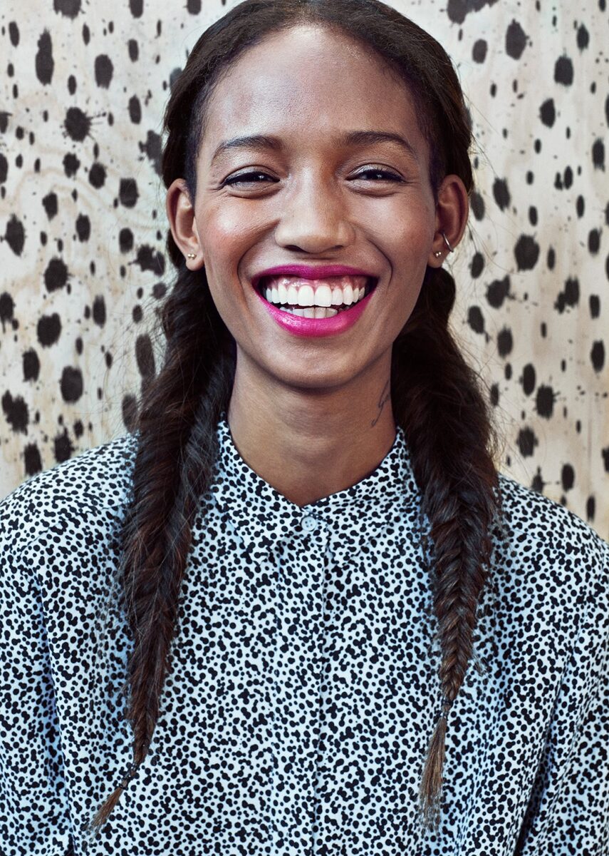 Visagistin Helen BORG schreibt Stil-Geschichte mit Model Adesuwa Aighewi für & OTHER STORIES