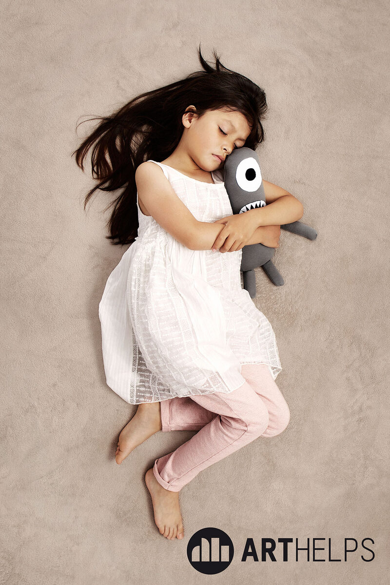 MARIA SCHINZ IMAGING works for the charity project ARTHELPS