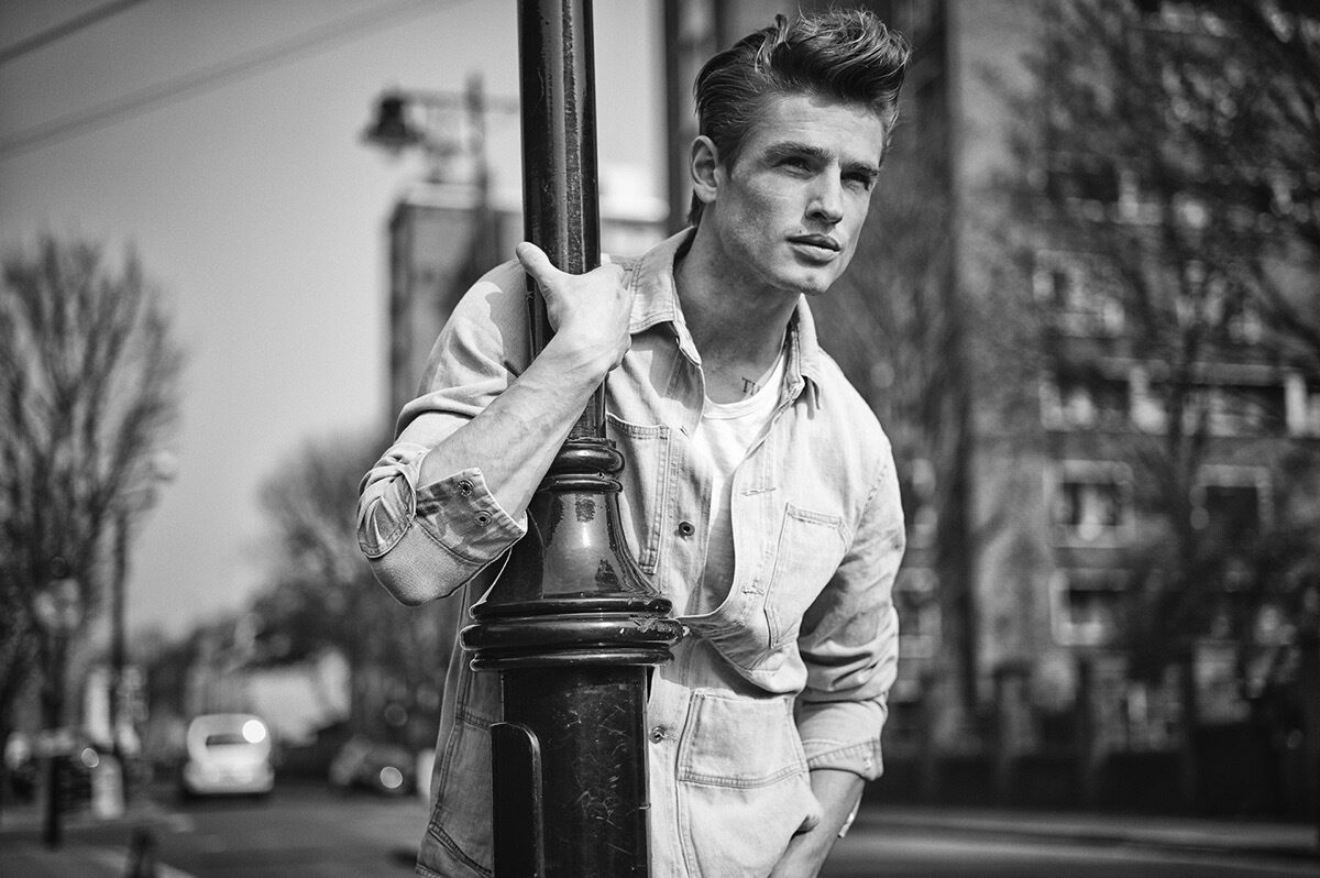 'A giant among men' - Patrick O'Donnell als James Dean im IMAGISTA Fashion-Blog. Fotos Eric FRIDEEN c/o SONJA HEINTSCHEL