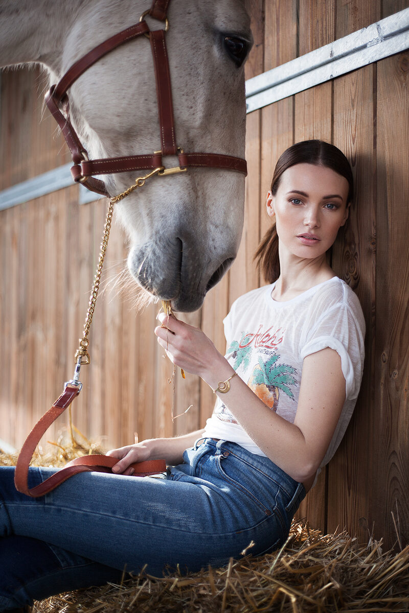 Anton ÖSTLUND stages Mona Johannesson in an equestrian look for KENTAUR