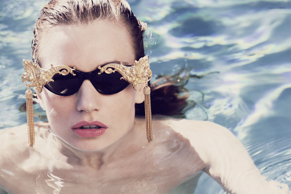 ’Poolside’, die Strecke featuring die Kollektionen von Augustin Tobel und Francesco Russo für das LUCIRE Magazin aus Neuseeland - Fotos  <b>Angelika BUETTNER</b> c/o TAKE AGENCY