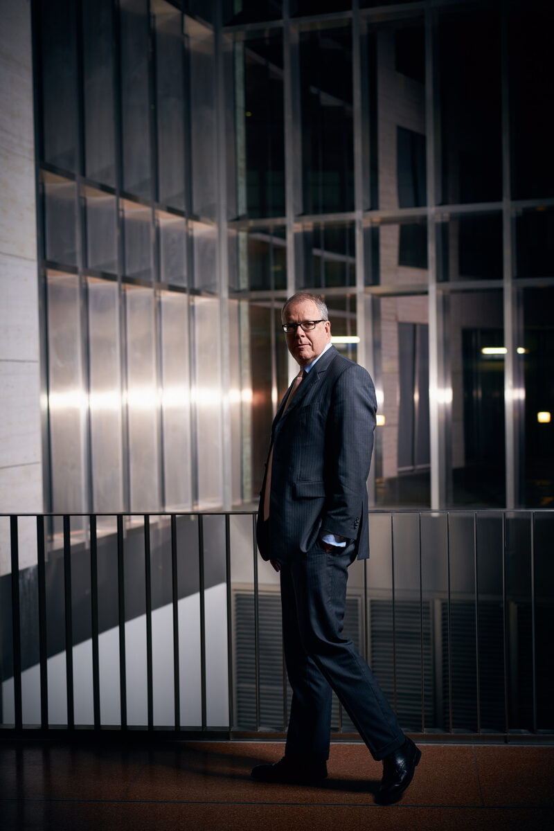 E.ON subsidiary Uniper's CEO meets EVONIK Chairman. Top manager portraits for MANAGER magazine by photographer Rüdiger NEHMZOW