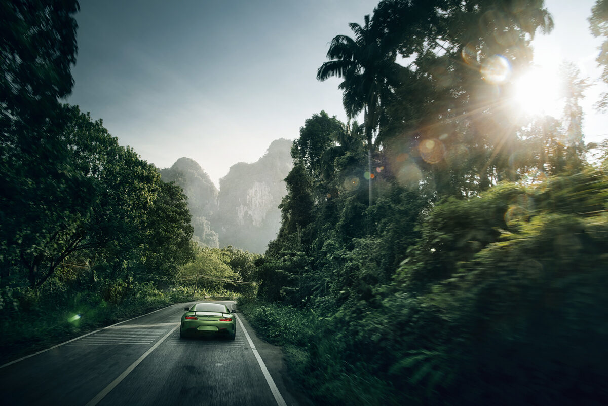<b>Steffen Jahn</b> : with the hypercar AMG GT-R in the Thai jungle for DRIVING PERFORMANCE and a pit stop with the FORD GT for RAMP MAG
