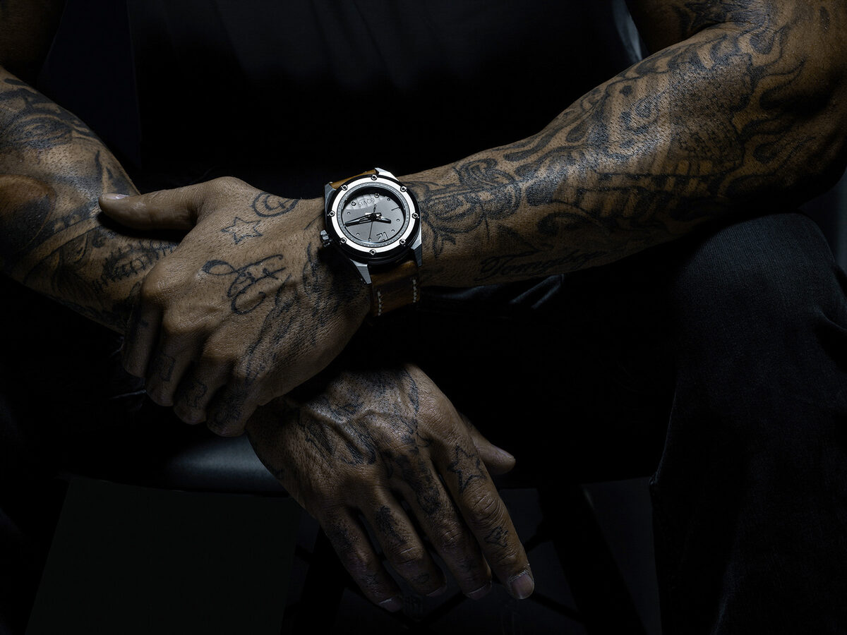 Tom Seelbach photographs the EQVIS WATCH Manufactory image campaign with Tomyboy#Rocketbyz for Paints Multimedia from Hamburg