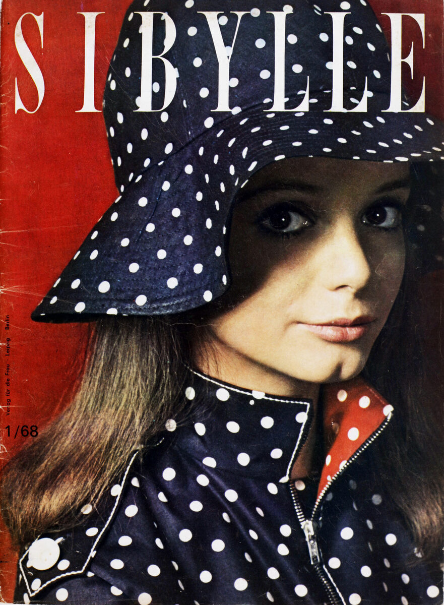 <b>'Sibylle - Zeitschrift für Mode und Kultur'</b> das Buch erschien soeben bei HARTMANN BOOKS, die Ausstellung zum berühmtesten DDR Hochglanz-Frauenmagazin aktuell zu sehen in Rostock