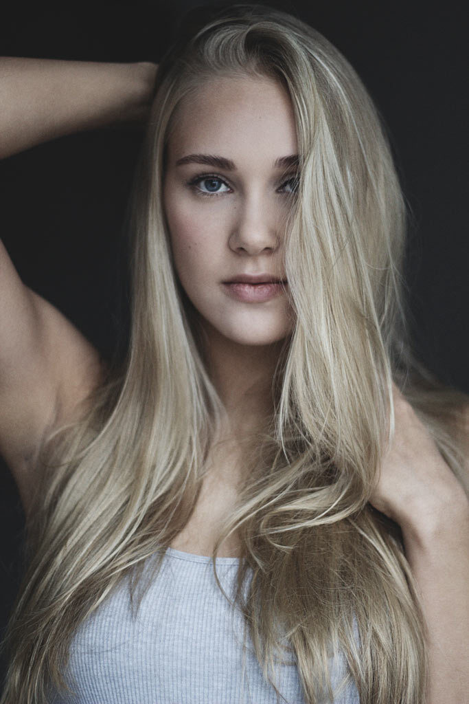 MCFIT Model Agency : ELLE Men magazine Hong Kong with a sporty Berlin special, CHEEKI.LY shoot and four NEW entries