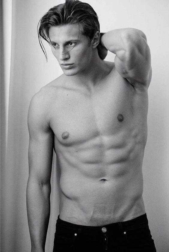 New at MCFIT MODELS : DeAnthony F., and we have a first portfolio for you on GoSee