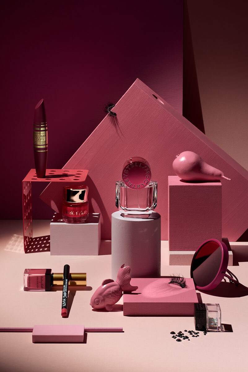 Ton in Ton und in Farbe getaucht - <b>Olivia JECZMYK c/o AGENT MOLLY &amp; CO</b> fotografiert detailverliebte ÅHLÉNS Werbemotive, drei Stills für Euch auf GoSee