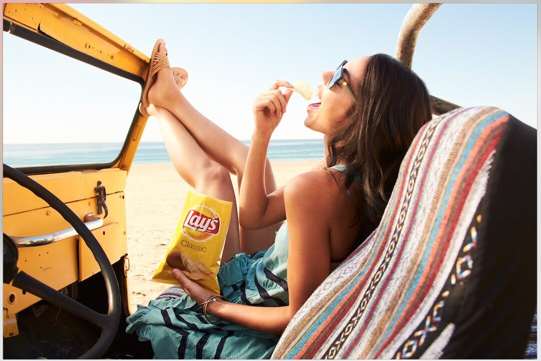 Pure holiday feeling with LAY'S Chips - <b>Larry BARTHOLOMEW c/o ALYSSA PIZER MANAGEMENT</b> photograph lifestyle for FRITO LAY,; we have two motifs on GoSee