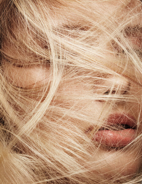 'Girl Without an Earring' - model &amp; singer Hanna Larsson in a beauty editorial of LUCY'S magazine, four motifs by photographer <b>CHRIS TRIBELHORN</b> on GoSee