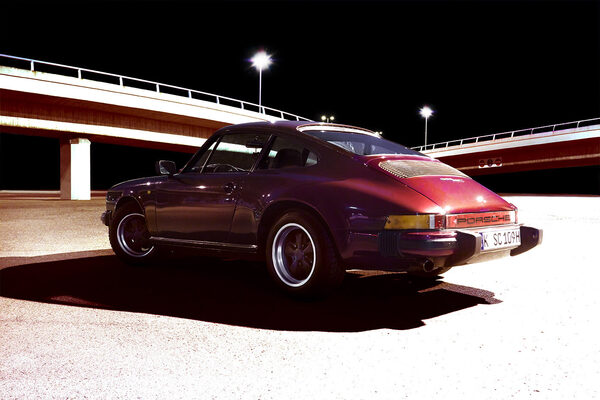 PORSCHE Carerra SC vs. CORVETTE STINGRAY photographed by <b>Thomas Ternes</b>