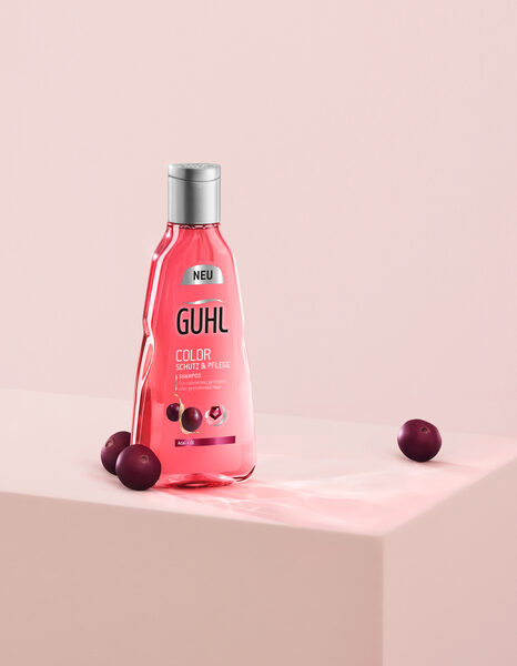 <b>Dirk Weyer</b> photographs campaign motifs for GUHL 'Curacao' on a mission for creative agency Select Life from Hamburg
