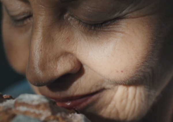 <b>Brüderchen &amp; Schwesterchen</b> : casts roles for GEROLSTEINER's 'Hitzefrei' spot, the ALDI SUISSE 'Genuss' spot, the YOGURETTE spot, for BÄRENMARKE, and a spot for MERCEDES 'Service Advantage Card'