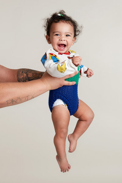 <b>Anna Tarrin</b> photographs the baby spread 'I'm NOT tired!' and presents newborns in sweet sleepwear