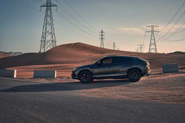 <b>Marc Trautmann</b> : with the Lamborghini Huracan on a visit to Dubai and in the red desert with the Lamborghini Urus