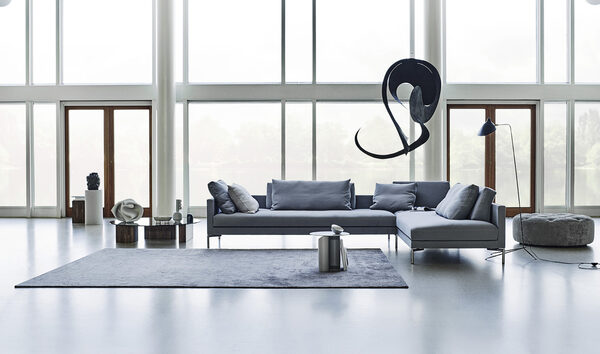 Monochromatic perfection für Möbel von EILERSEN - Fotos Lars RANEK c/o STILLSTARS, Styling Pernille Vest