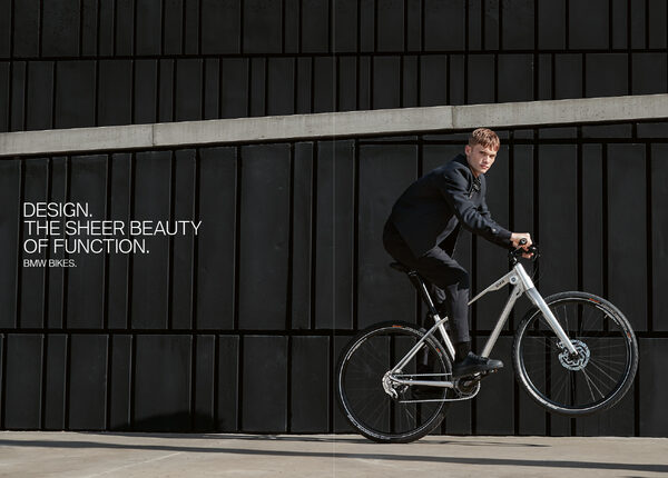 'Design. The sheer beauty of function.' <b>LUNIK</b> produces for BMW BIKES in Spain