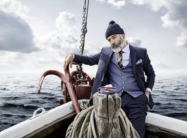 Stylische APPEL FEINKOST Kampagne mit Art Buying von <b>SOLOMON I WINTER</b> und Modefotografin Sina Götz c/o Klaus Stiegemeyer im Auftrag von Pahnke Markenmacherei
