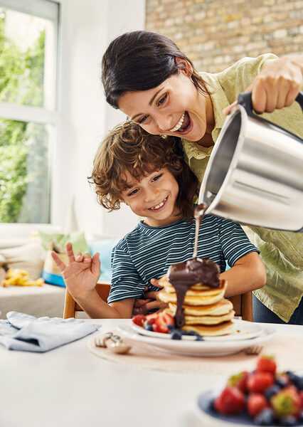 <b>Brüderchen &amp; Schwesterchen</b> casts models for VORWERK THERMOMIX ads, ÜLTJE ads for Serviceplan, a SATURN commercial, the 'Live the way you live' LIVIQUE campaign for Ammarkt / Zurich, and a HOME 24 spot