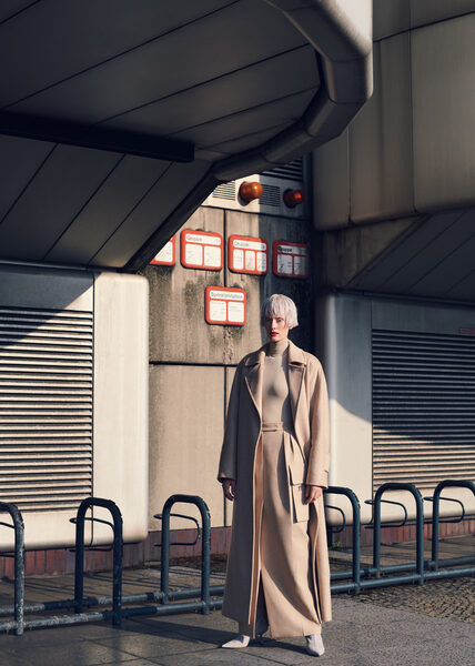 <b>MAX VON TREU</b> : fotografiert Model Luca Aimee für die VOGUE UA in Couture auf den Strassen Berlins