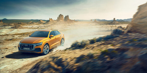 <b>Thilo Sicheneder</b> : photographs the AUDI Q8 with backplates made in California and the RANGE ROVER Sport; we have two personal transportation works for you on GoSee