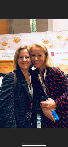 <b>UPDATE CHARITY BAR 2019</b> – rakes in almost € 2000 again for the charity <b>PRO NAMIBIAN CHILDREN</b> supported by UPDATE with Marion Walter and Kristina Korb at the helm