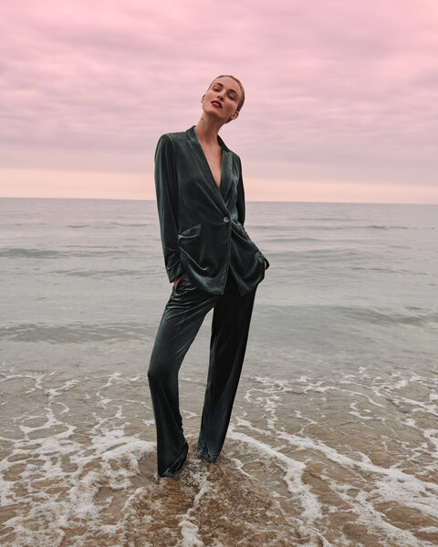 S'OLIVER X ELLE Germany Advertorial mit Topmodel Ymre Stiekema - fotografiert auf der griechischen Insel Zakynthos von Starfotograf <b>ANDREAS ORTNER</b>,&nbsp;Styling by Elle Fashion Director PiaLeonie Knoll,&nbsp;Hair &amp; Makeup Marita Politou