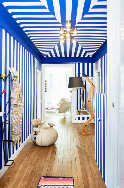 <b>Benne OCHS c/o EMEIS DEUBEL</b> visited <b>founder of the boutique advertising agency AL DENTE, Patricio Miceli</b>, in his eclectic private residence in Paris for the magazine ARCHTEKTUR &amp; WOHNEN