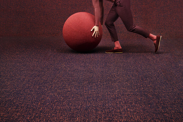 The new passion for textile – <b>MONICA MENEZ</b> shoots the short film ‘Escapade’ for the OBJECT CARPET X Ippolito Fleitz carpet collection, photographs the campaign and stages a 360° experience in the spatial installation of the new collection
