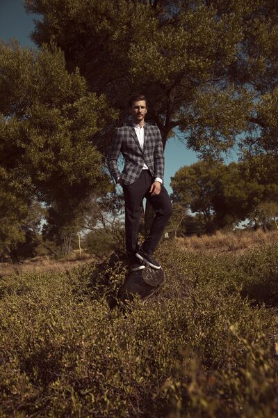 Photographer <b>UWE KOERNER</b> went on a fashion safari in South Africa for fashion client ENGELHORN