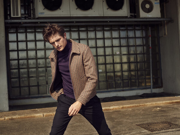 <b>ROGER WEBER</b> photographs the elegant men’s fashion editorial ‘Urban Gentleman’ with male model Blazej Kutyla for GQ PORTUGAL