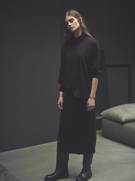 <b>JAN RUINARD PRODUCTIONS</b> presents MASSIMO DUTTI S/S 2021 with&nbsp;Merlijn Schorren in front of the camera – a remote production in Amsterdam for a fashion client from Madrid