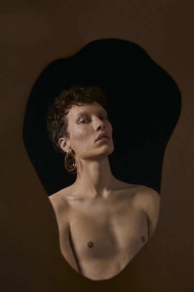 ‘A Gentle Man’ -&nbsp;<b>SALLYHATESWING</b> presents its personal work with male model Louis on GoSee.NEWS