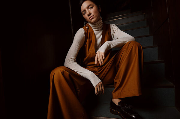 ‘Dans la Bibliothèque’ fashion editorial by <b>Verena KNEMEYER c/o DOUBLE T</b>