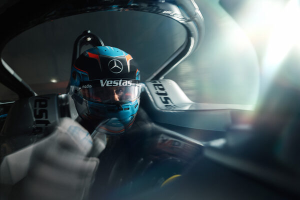 <b>UPFRONT PHOTO &amp; FILM :&nbsp;</b>BMW ALPINA, MERCEDES-EQ Formula E &amp; EQS Teaser, OPEL, Liquids für BEEF! &amp; SCHWEPPES, SportXX &amp; Showreel Jan Eric Euler, SCHWARZWALD TOURISMUS, Visuals für NUSSBAUM und Serviceplan Suisse