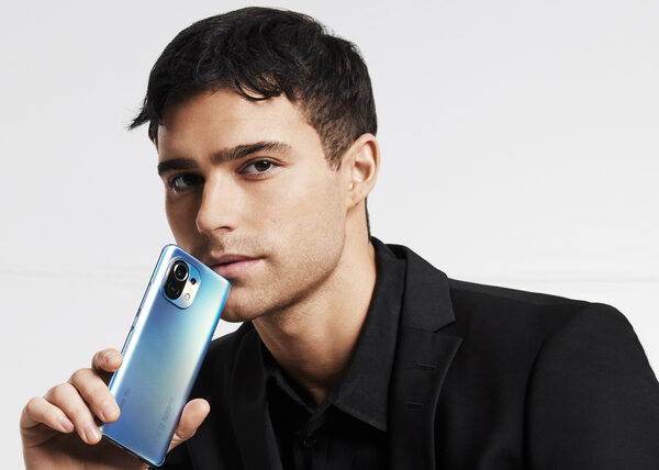 <b>CHRIS TRIBELHORN</b> photographs smart Swedish pop export <b>Eric Saade for the new XIAOMI M11 cell phone</b>