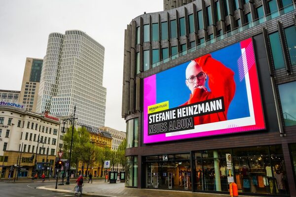 Singer Stefanie Heinzmann releases the new album ‘Labyrinth’ with pop ’n’ soul gems - cover photo by <b>Maximilian KÖNIG c/o DOUBLE T</b>